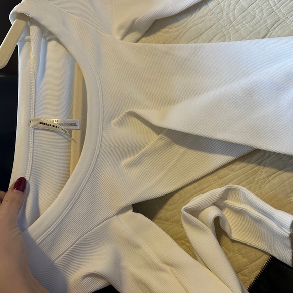 Aritzia Sunday best bodysuit - Picture 4 of 4